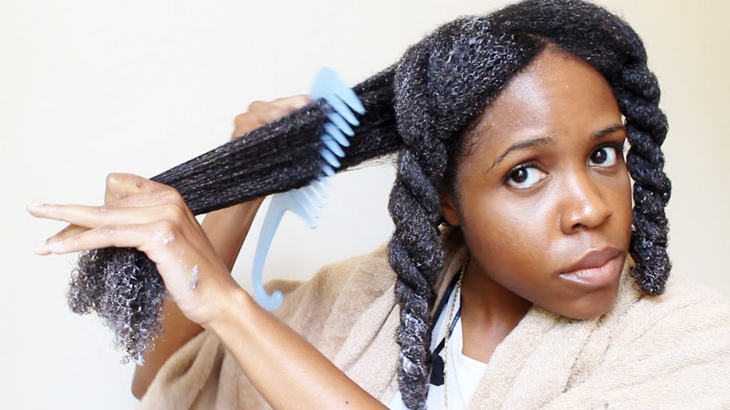 HOW TO EASILY DETANGLE DRY, NATURAL HAIR 